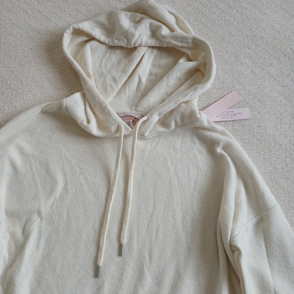 VS ♡ 2 piece waffle knit thermal matching pajama set - Picture 2 of 9